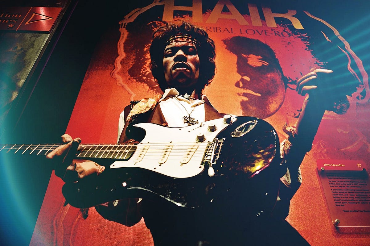 Pourquoi Jimi Hendrix est le  meilleur  guitariste de tous  