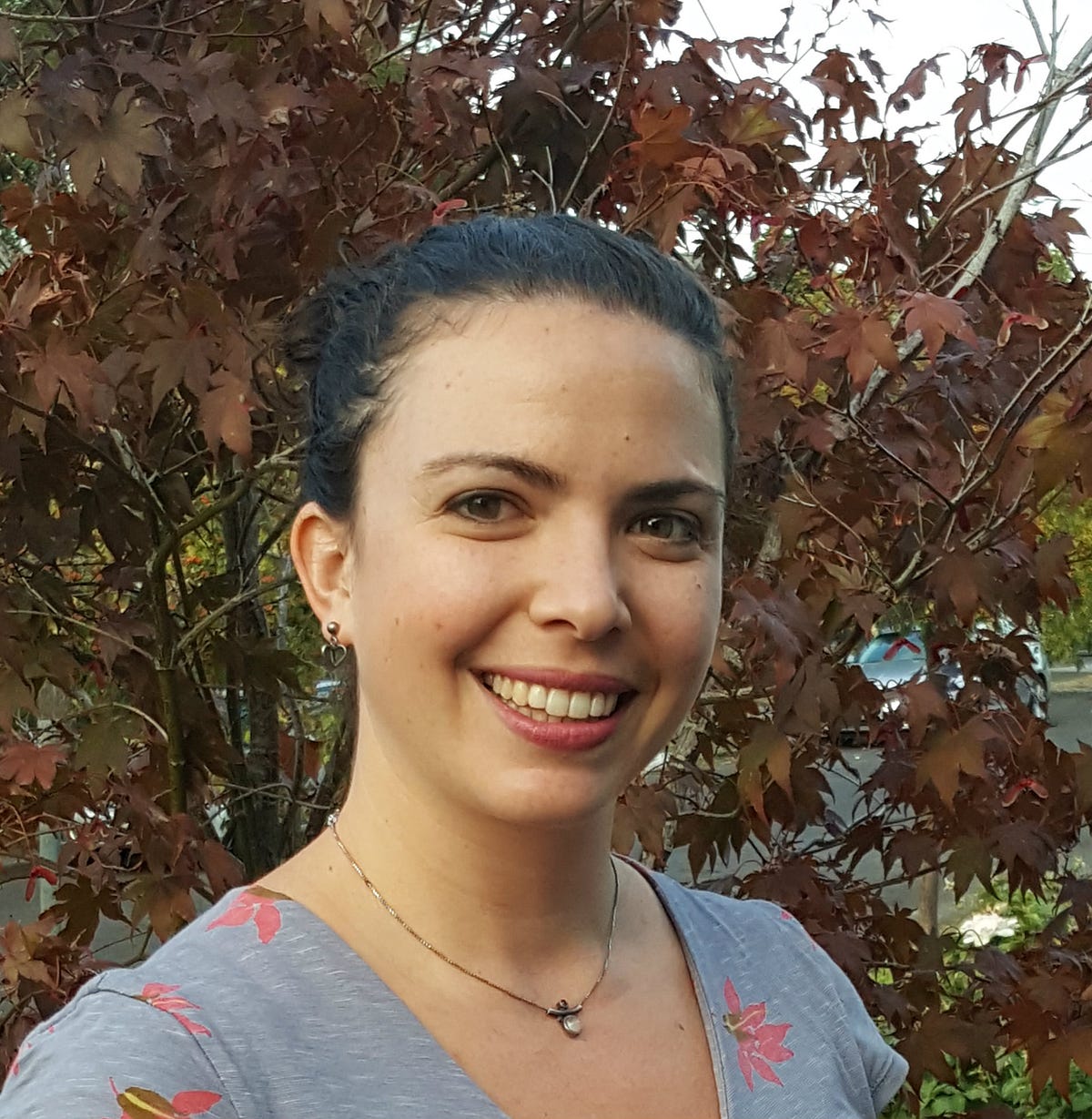 Natalie Denning – Extra Newsfeed