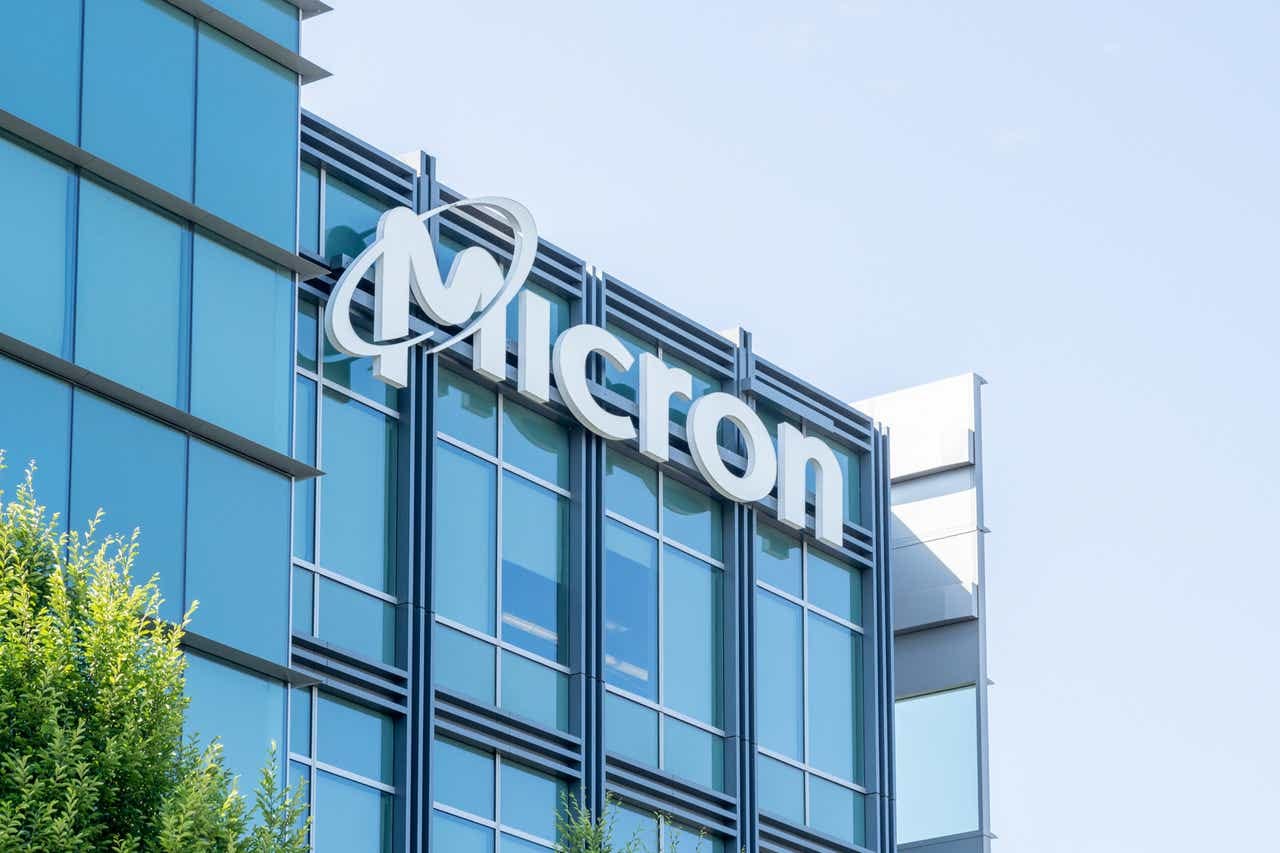 Micron Shares Soar: AI Demand Boosts Memory Chip Maker’s Q1 Forecast