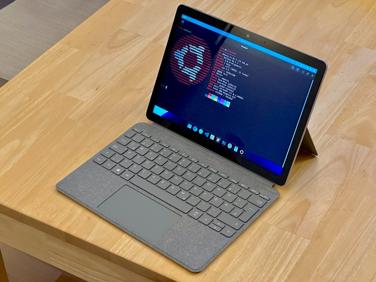 How to convert the Microsoft Surface Go 2 into the perfect Linux Tablet