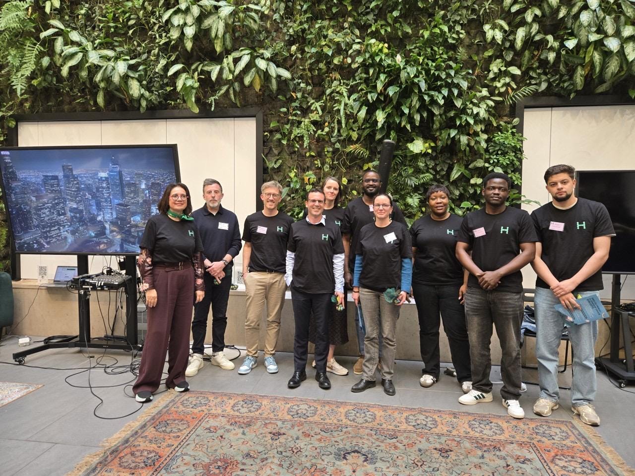 Most banking apps are static.
Ours adapt to users in real-time and it just won a hcakathon !