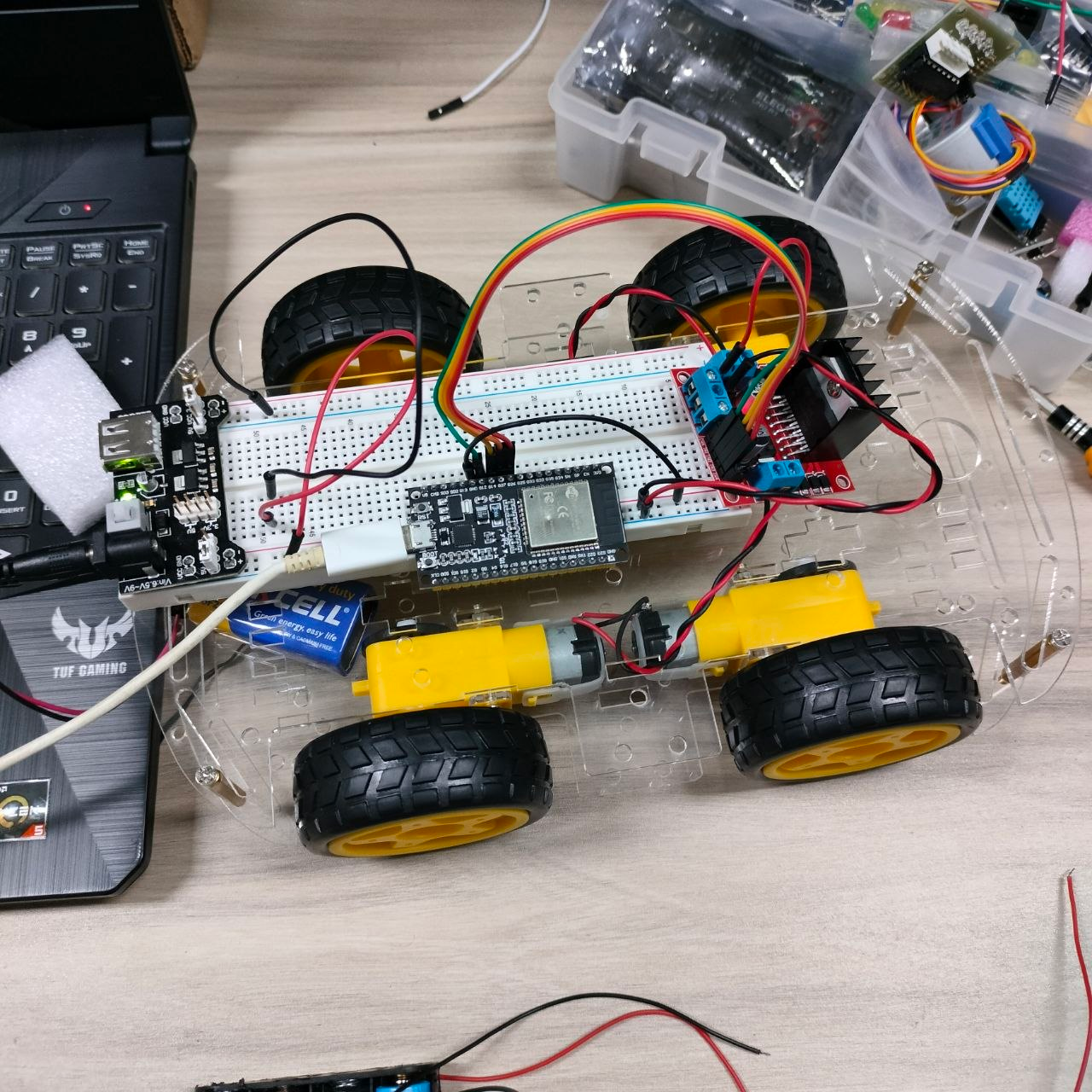 ESP32 Obstacle Avoidance Car Prototype
