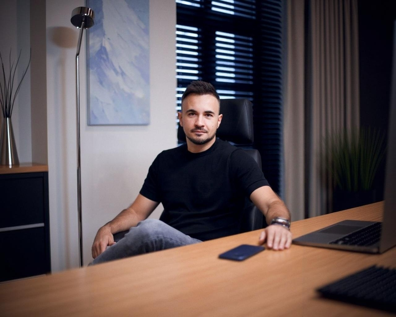 How to Grow Leaders from Within: 10 Principles from Roman Katerynchyk, Founder of SpaceCrew Finance