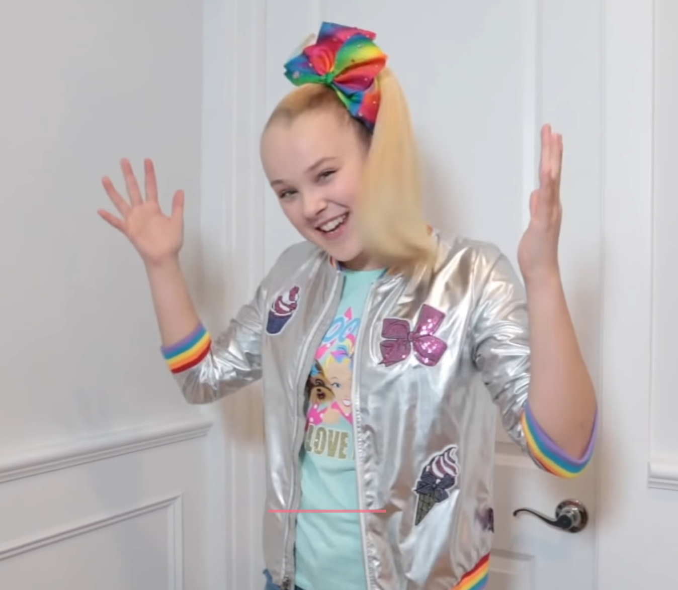 Jojo Siwa Called Out Candace Cameron Bure As The Rudest Celebrity She’d Ever Met.