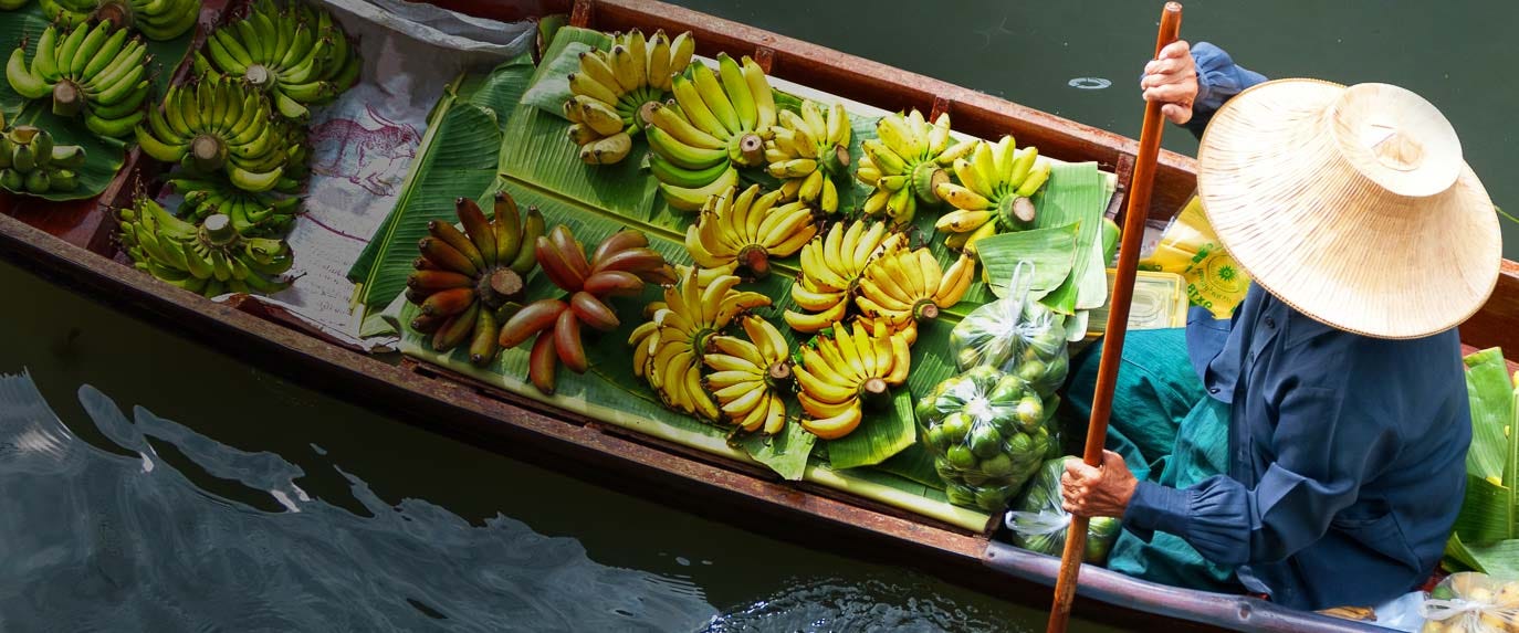 Tham quan thị trường địa phương như Du lịch ẩm thực