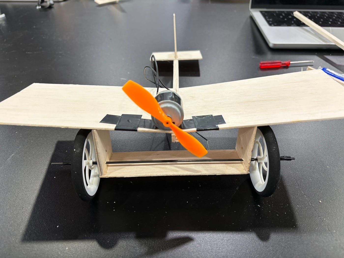 Advanced Powered Balsa Airplane Advanced Powered Balsa Airplane