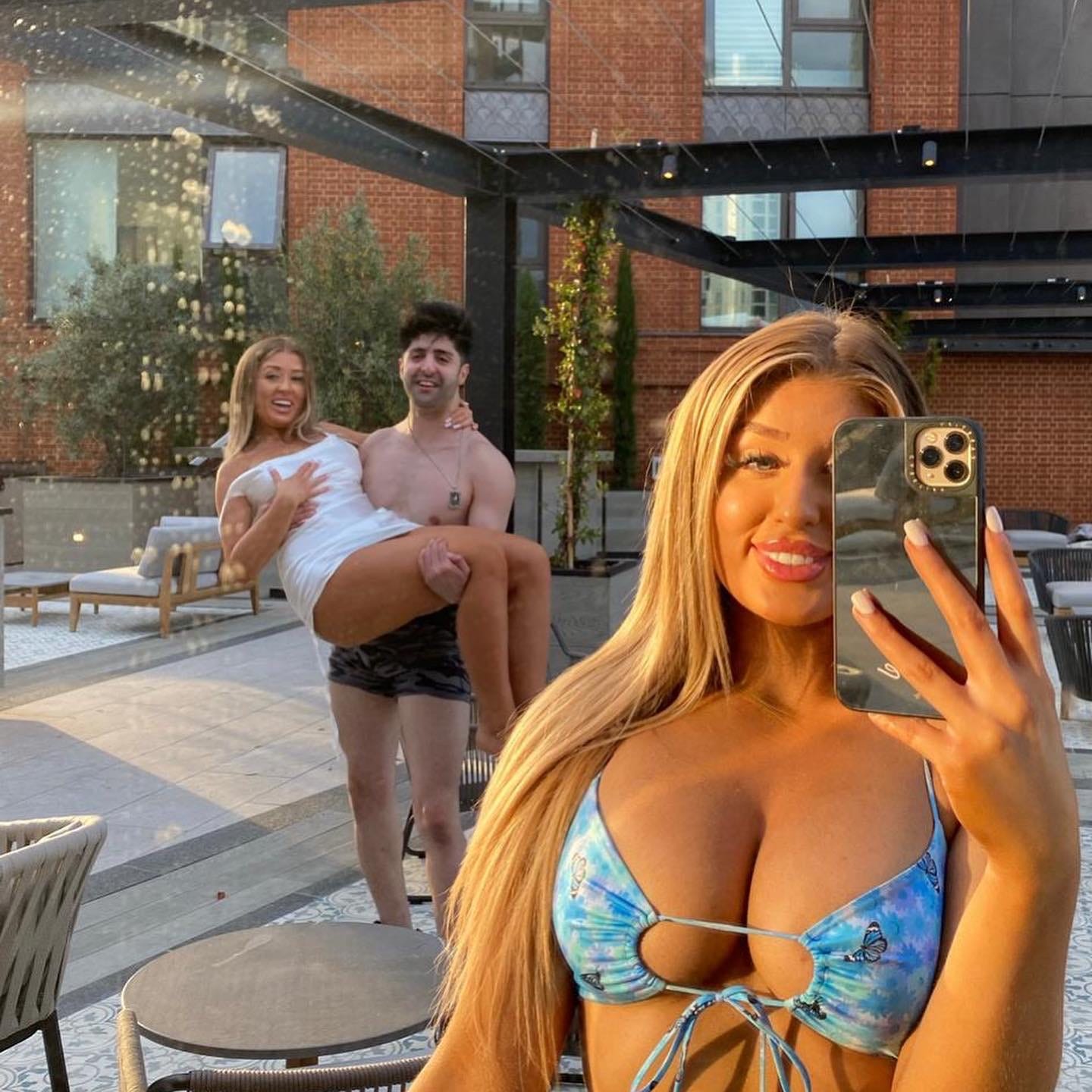 Roozy Spotted on a Date with Love Island’s Joanna Chimonides in Mayfair