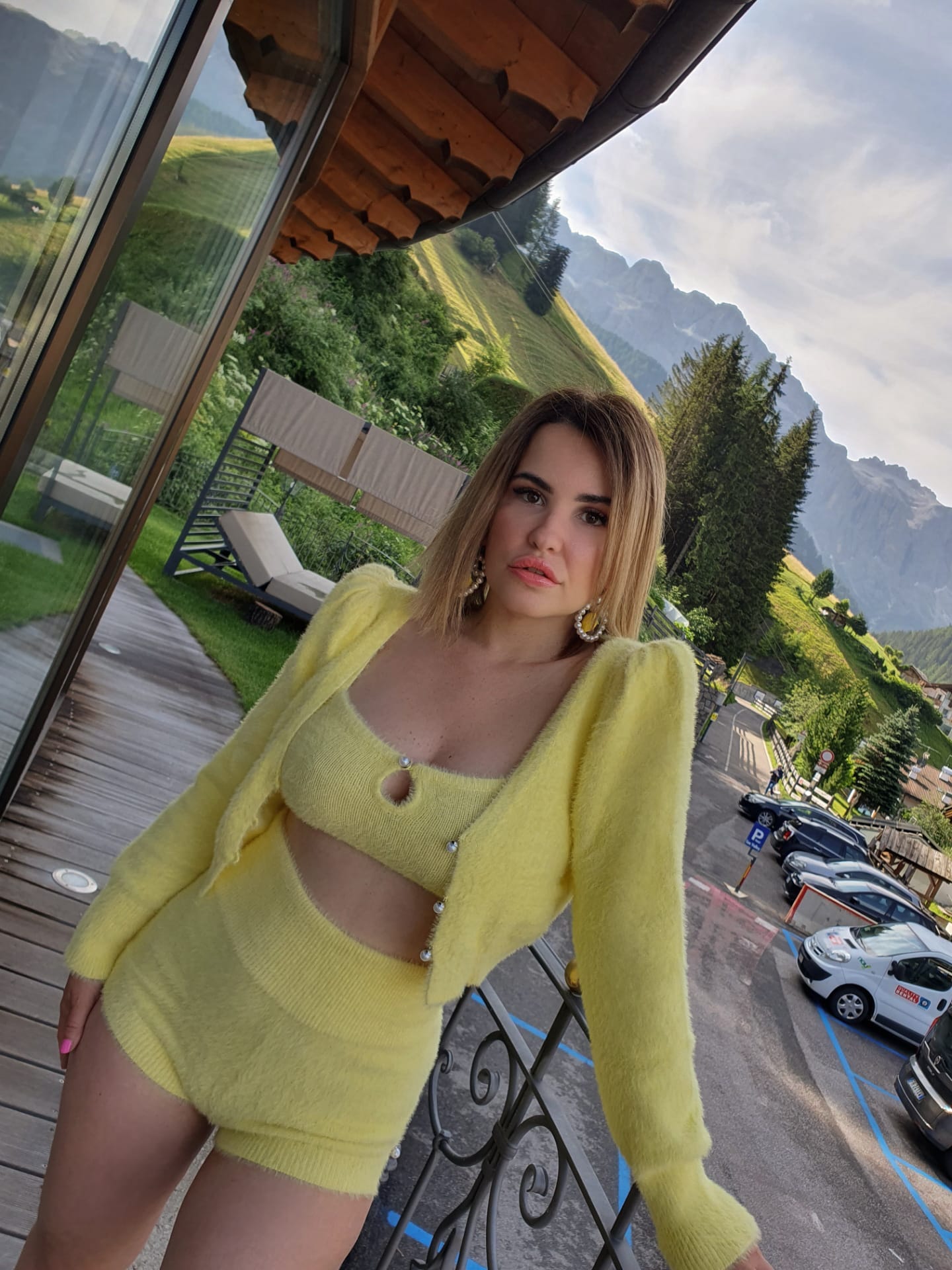 The influencer Carolina Ogliaro makes us dream with her holidays in the Dolomites, South Tyrol, and…