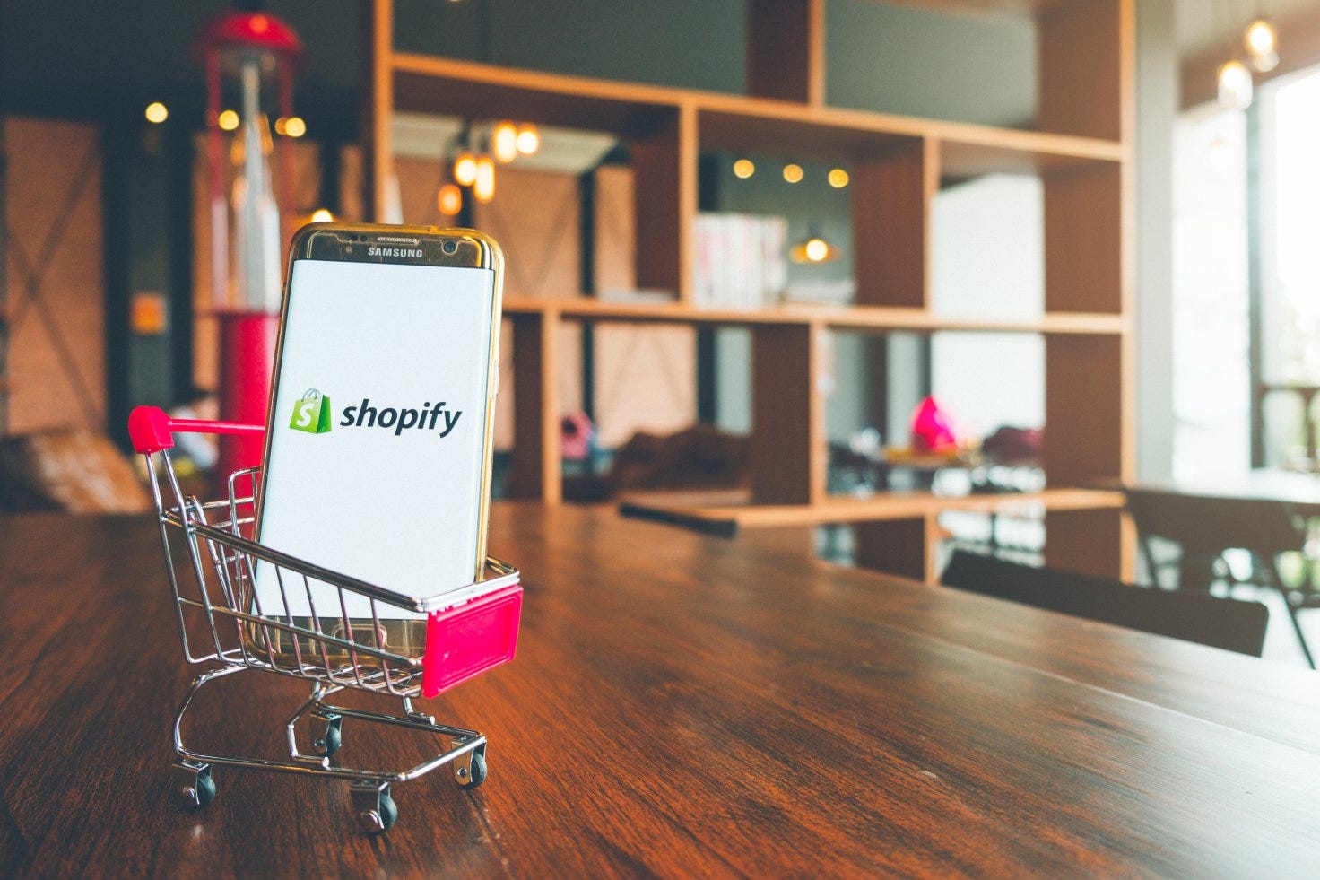 Create a Successful Influencer Marketing Strategy for your Shopify Store