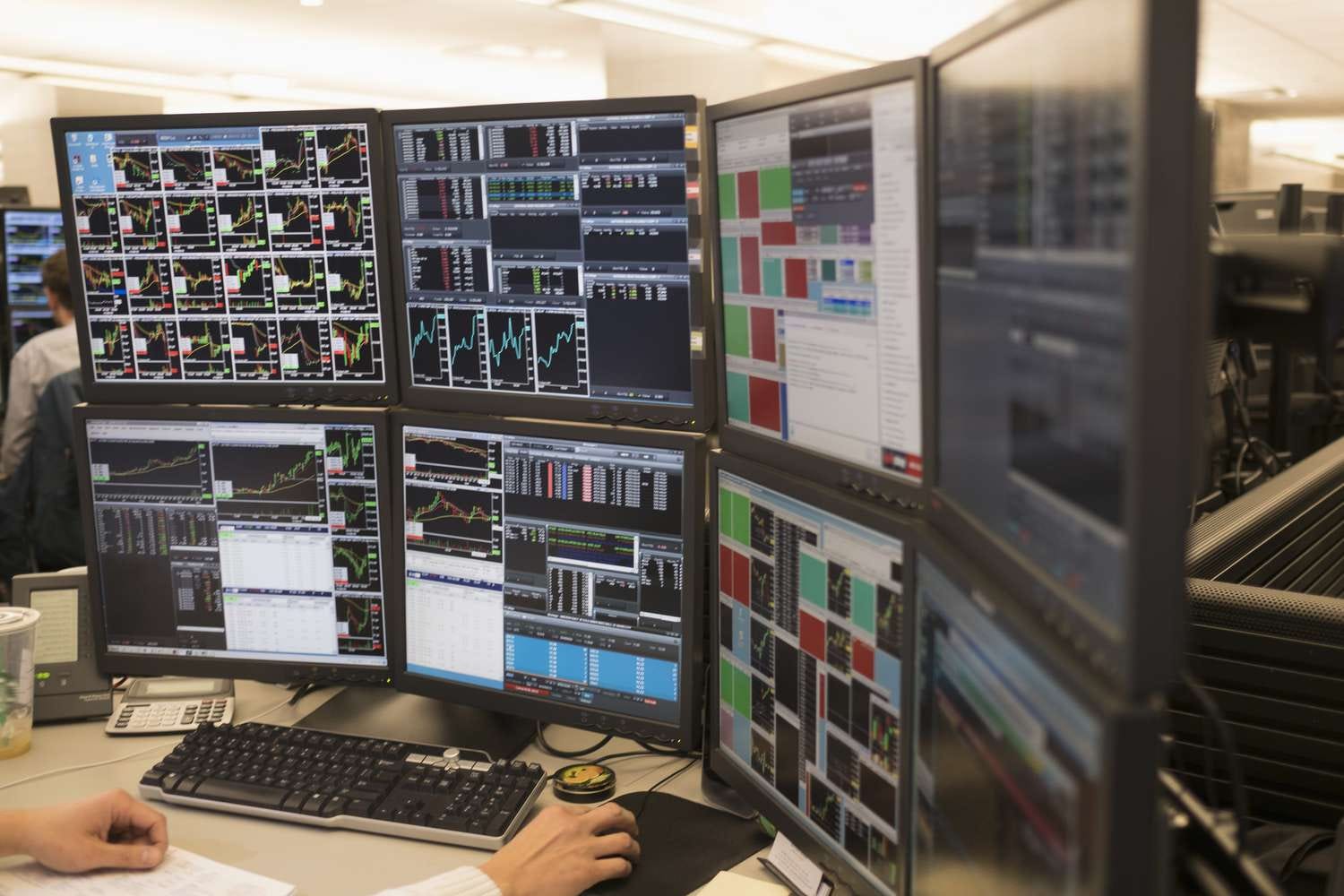 Options Are Not Just “Bullish or Bearish”: The Real Game Is Volatility, Time, and Mispricing