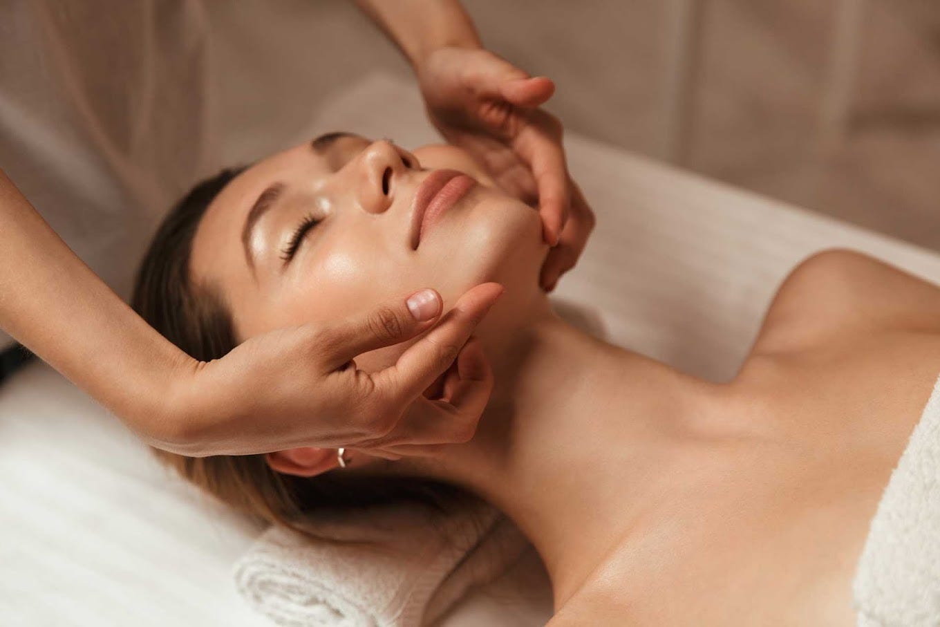 Back, Neck, Shoulder & Arm Massage at ATHIRA SPA