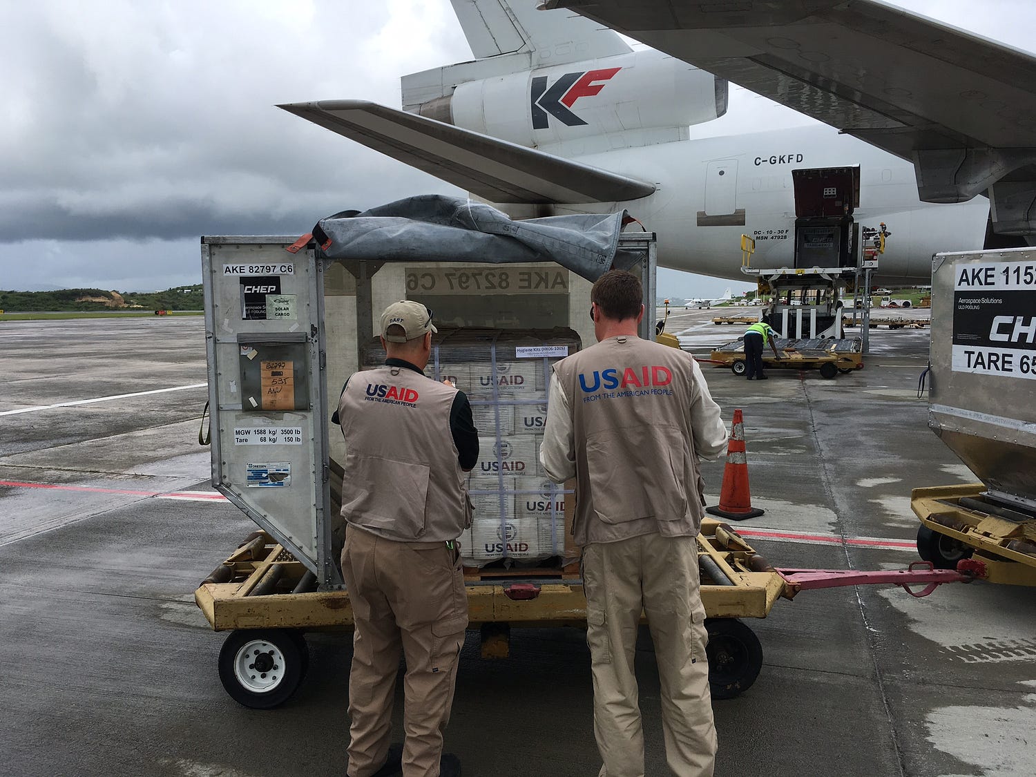 A cargo plane carrying USAID relief supplies for families affected by Hurricane Irma arrived in Antigua on September 14. Photo credit: Peter Schecter, USAID/OFDA