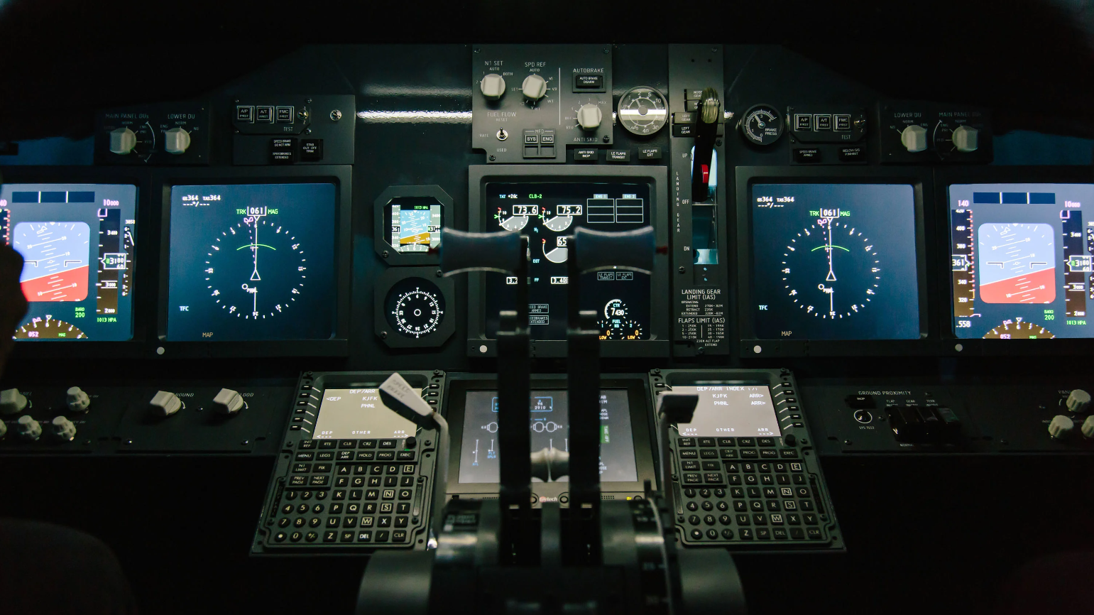 Flight Simulator Market Size Share Growth Drivers Opportunities Trends