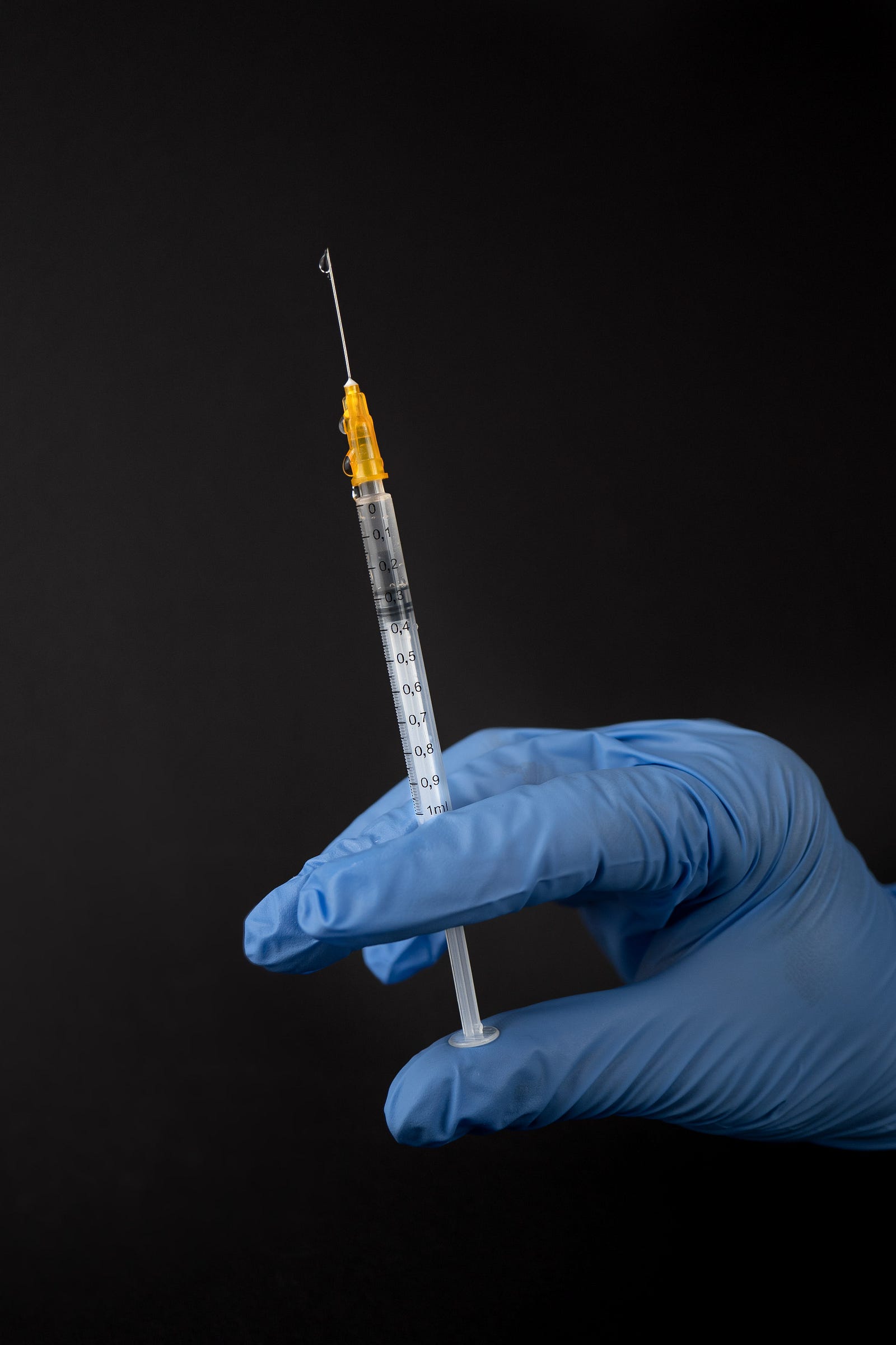 A gloved hand holds a very thin needle with a syringe. Botox medicine is the same toxin that can cause a food poisoning type known as botulism. However, the purified botulinum toxin used for medical purposes is, as a rule, not generally harmful when used properly.