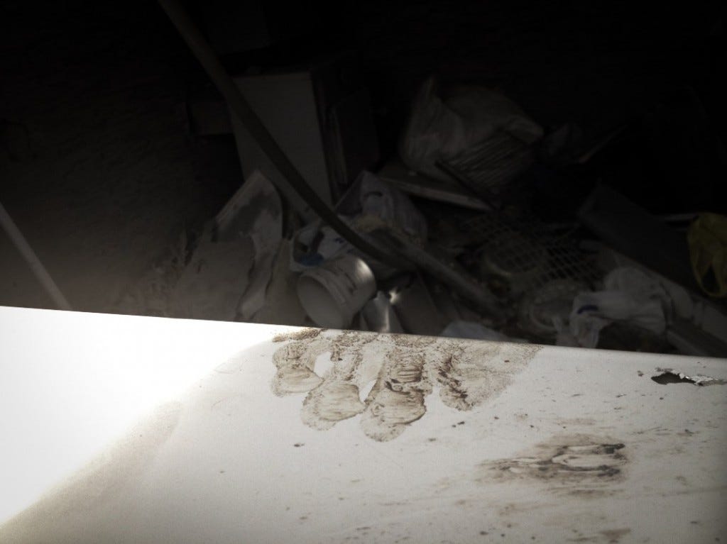 The last grasp of Tatiana Piskunova, killed in shelling outside Donetsk, Ukraine (Noah Sneider)