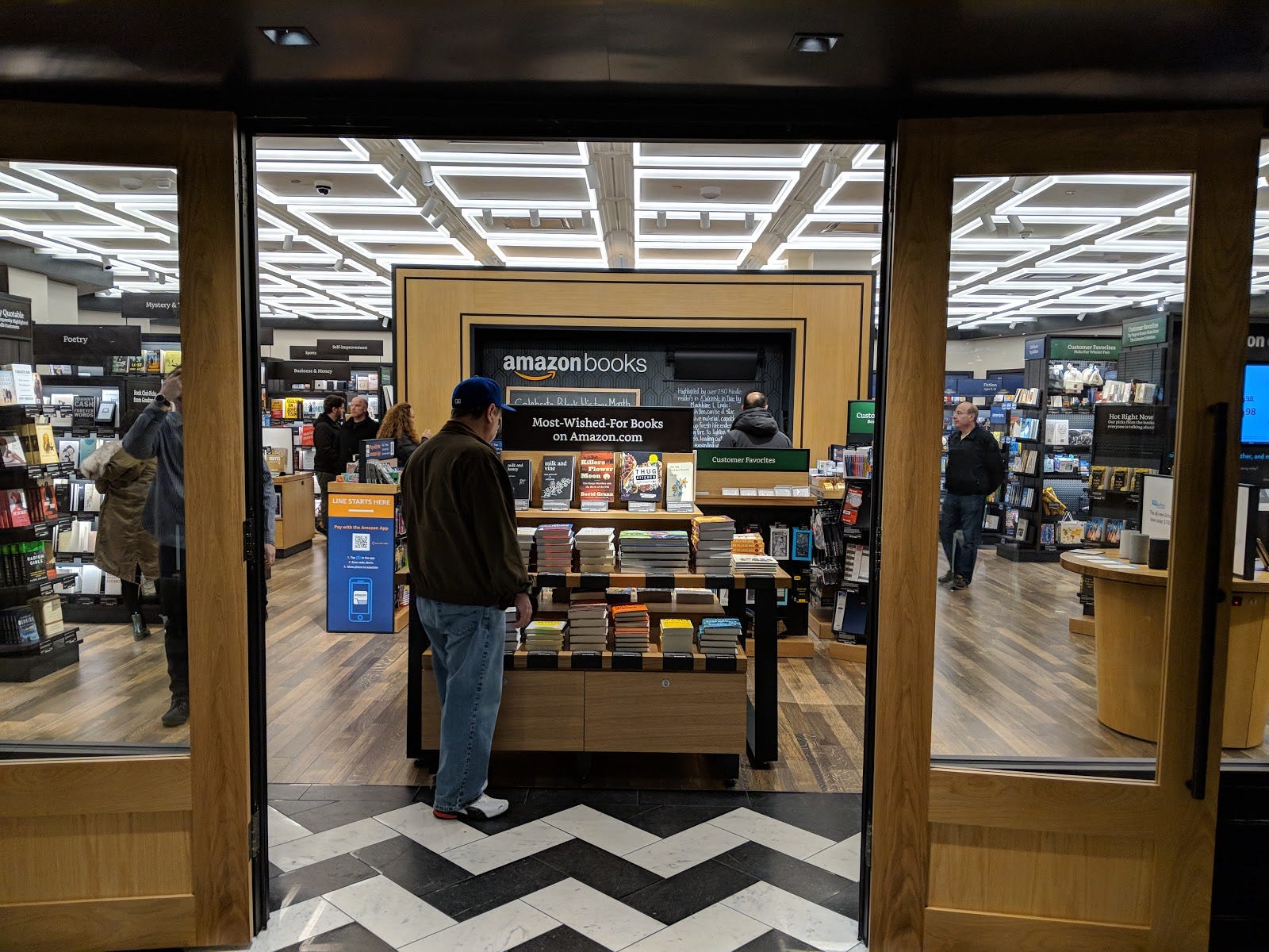 Amazon Books NYC Does it predict the future of retail?