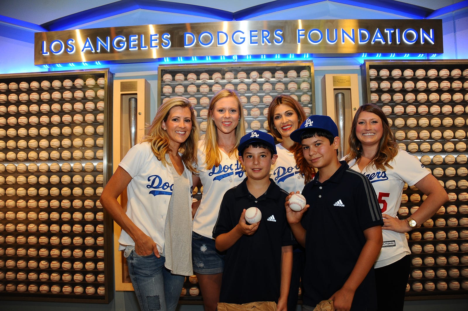 Significant others help significant fundraiser – Dodger Insider1600 x 1064