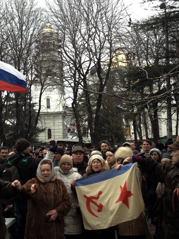 Pro-Russian protestors rally in the center of Simferopol, Crimea (Noah Sneider)