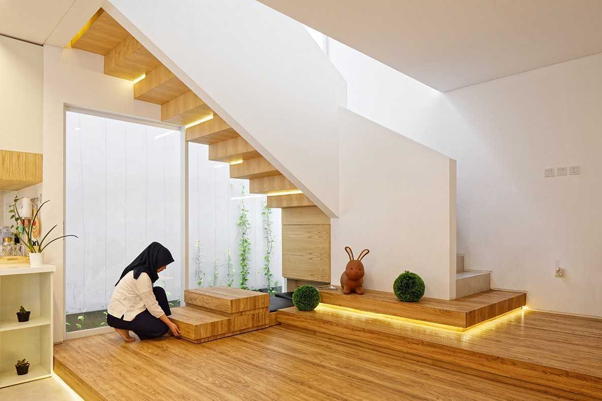 Kreativitas Desain Tangga  Rumah Minimalis  Yang Elegan