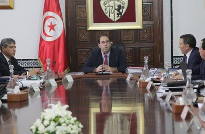 سخرية من الحكومة التونسية بعد فرض ضريبة على المسابح الخاصة