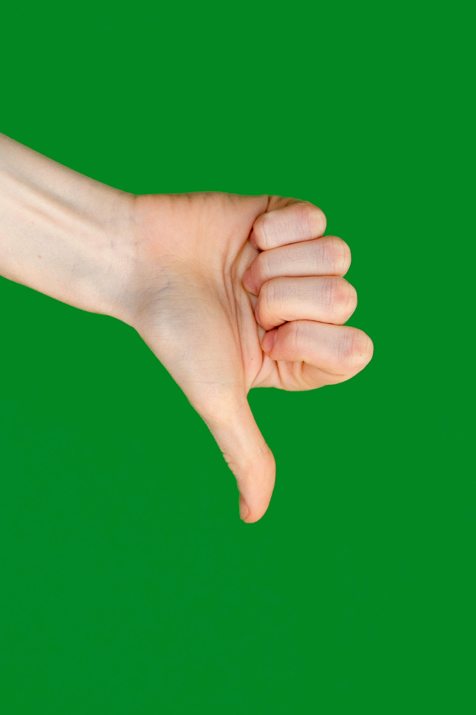 An white arm extends from the left to put a thumbs down. There is a green background. For me, thumbs down on polyphasic sleep. There’s no evidence that a polyphasic sleep schedule that limits your total sleep time is effective for maintaining optimal mental and physical health.
