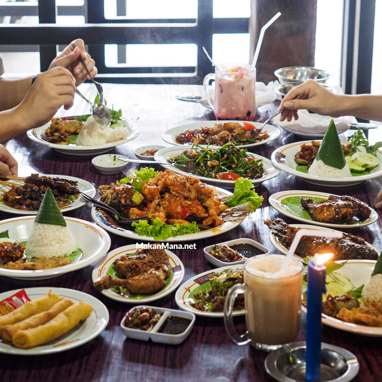  Rumah  Makan  Wong  Solo  Tetap Eksis Selama 25 Tahun di Kota 