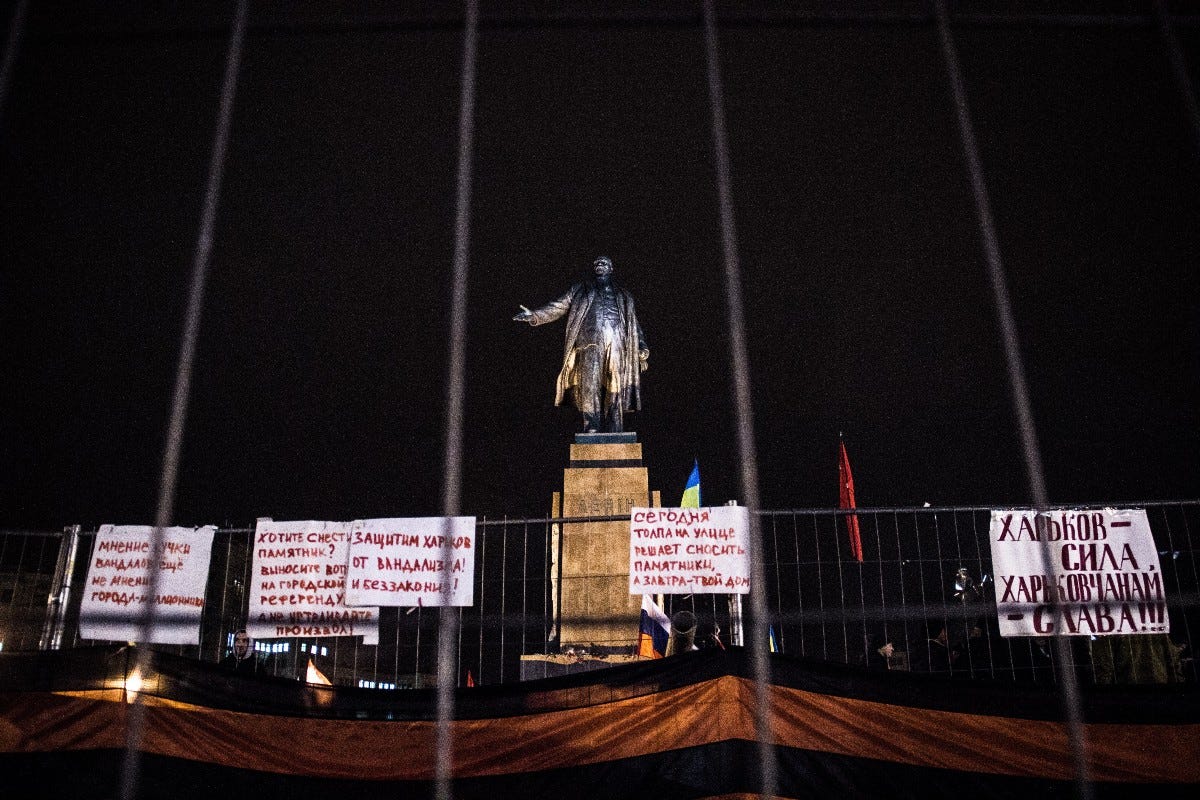 Lenin in Kharkiv, February 2014 (Noah Sneider)