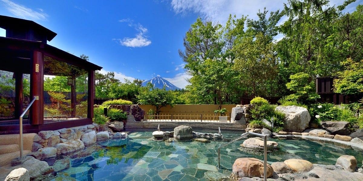 5 Hot Springs at Lake Kawaguchi with a View of Mt.Fuji!