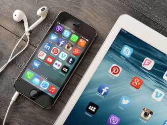 friends_socialmedia