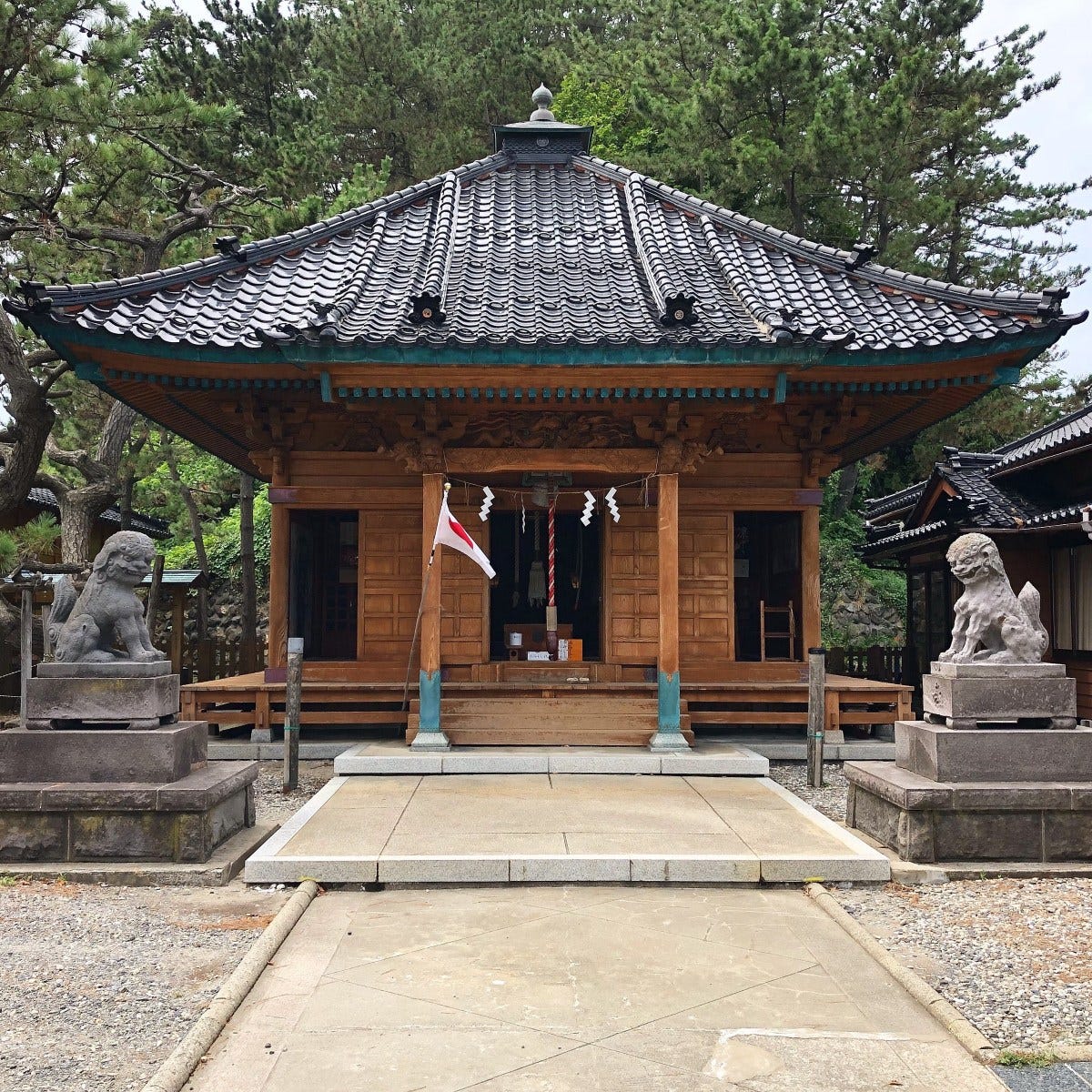 Itsukushima Shrine in the fishing town of Nezugaseki south of Atsumi Onsen, but not too far from Sekigawa where Mt. Maya is.