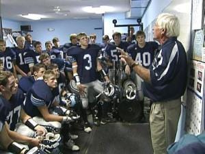 lockerroom1_original185842