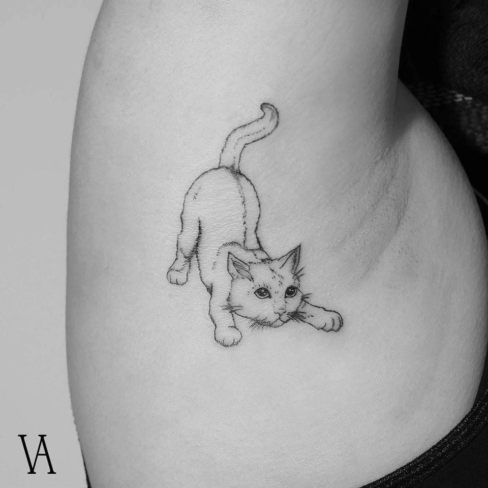 20 Examples of Small Cat Tattoos Every Cat Lover Will Adore