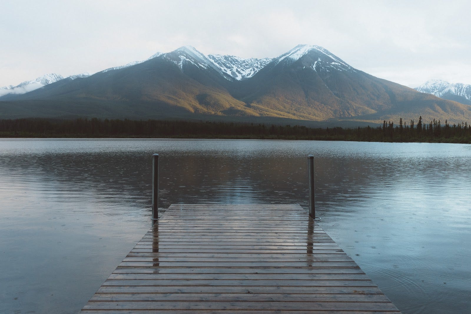 Although exceptionally flexible and scalable, data lakes lack the organization necessary to facilitate proper metadata management and data governance. Data discovery tools can help. 