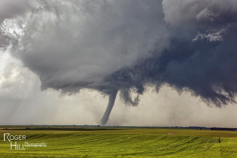 12 Shocking (But Beautiful) Photos of Tornadoes and Supercells