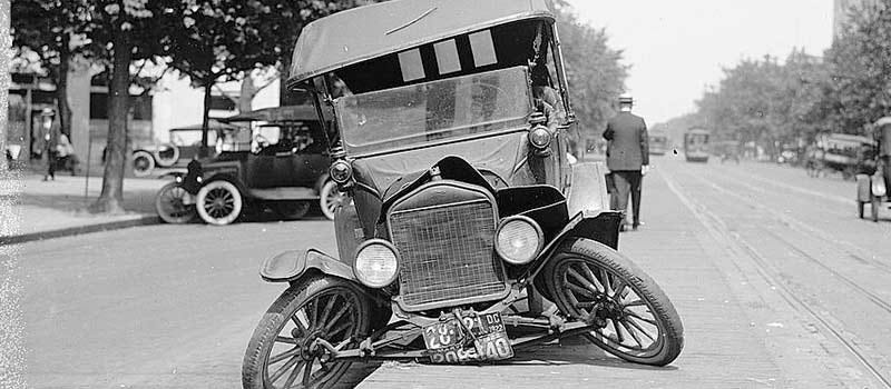 The Fascinating History Of Car Accidents D Oliveira Ociates The First Commercial Automobile Sold In United States Bicyclist Suffered A Broken Leg And Wells Spent Night Jail Recording