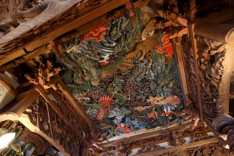 The breathtaking temple ceiling carving at Saifuku-ji in Niigata Prefecture