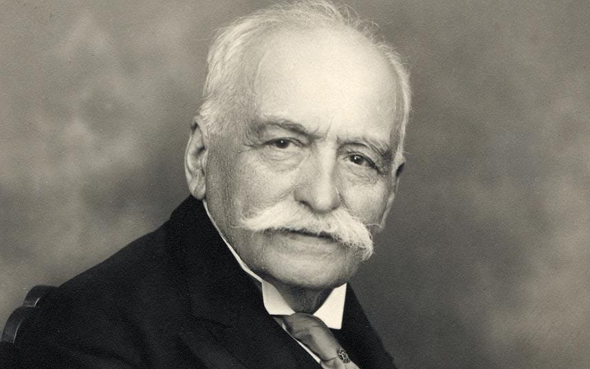 auguste escoffier Auguste escoffier facts: one of the world's first true celebrity chefs, auguste escoffier (1846-1935) is credited with helping to raise the status of cooking from a laborer's task to anartist's endeavor. auguste escoffier Auguste escoffier facts: one of the world's first true celebrity chefs, auguste escoffier (1846-1935) is credited with helping to raise the status of cooking from a laborer's task to anartist's endeavor.
