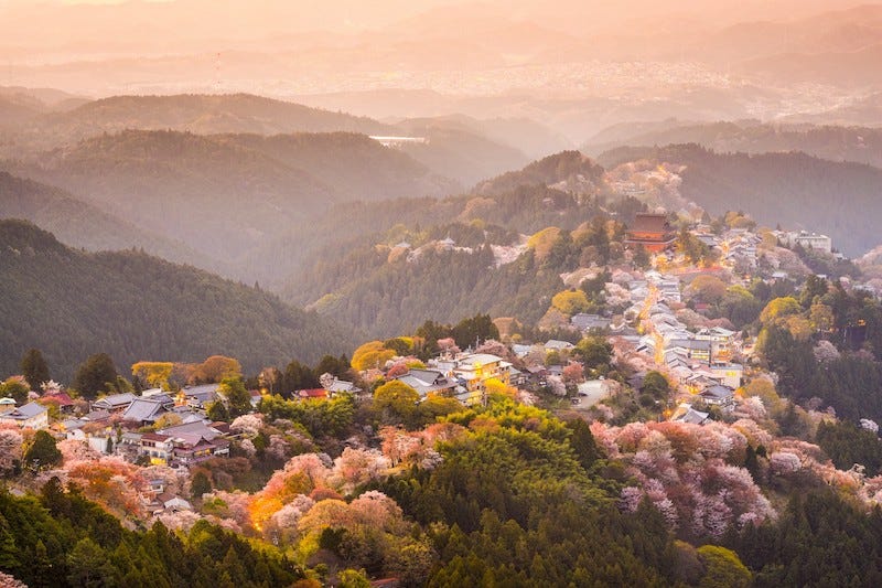 The Hanayagura View Point of Nara Prefecture’s Mt. Yoshino