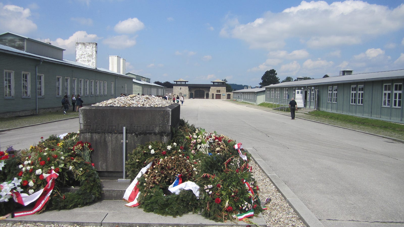 Risultati immagini per mauthausen scala pietra
