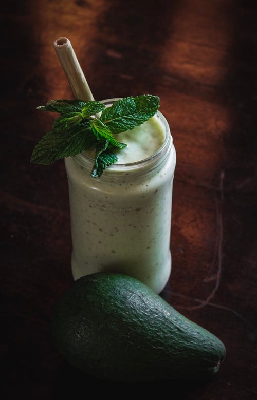 Photo of an avocado smoothie that makes a fantastic keto diet breakfast