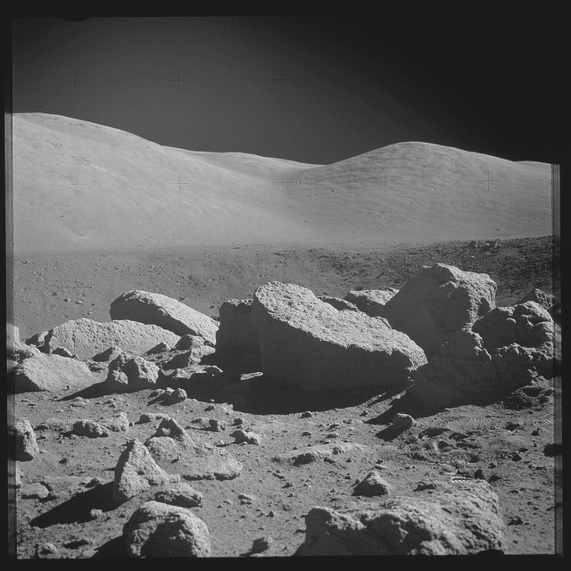 I looked through all 14,227 Apollo photos… and made GIFs.