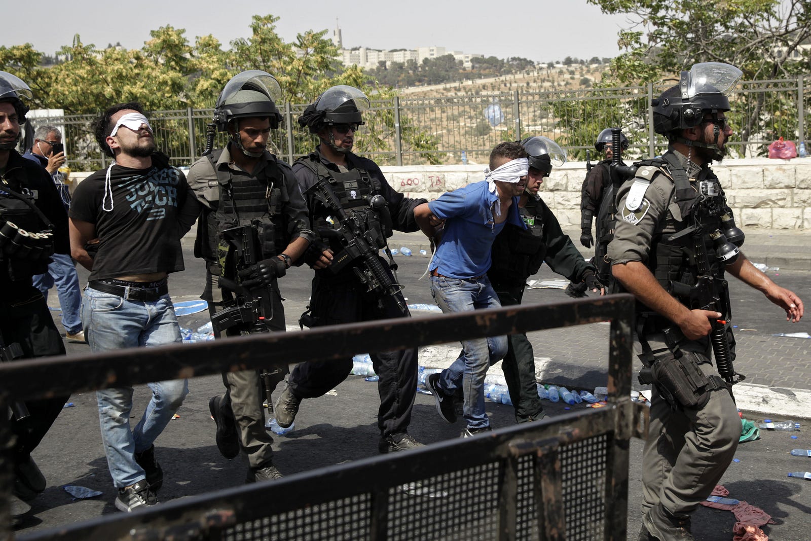 Israel removes metal detectors at sensitive Jerusalem holy site