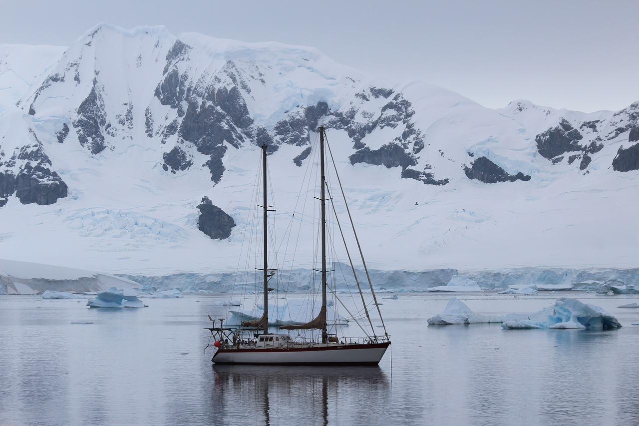 living on sailboat in winter