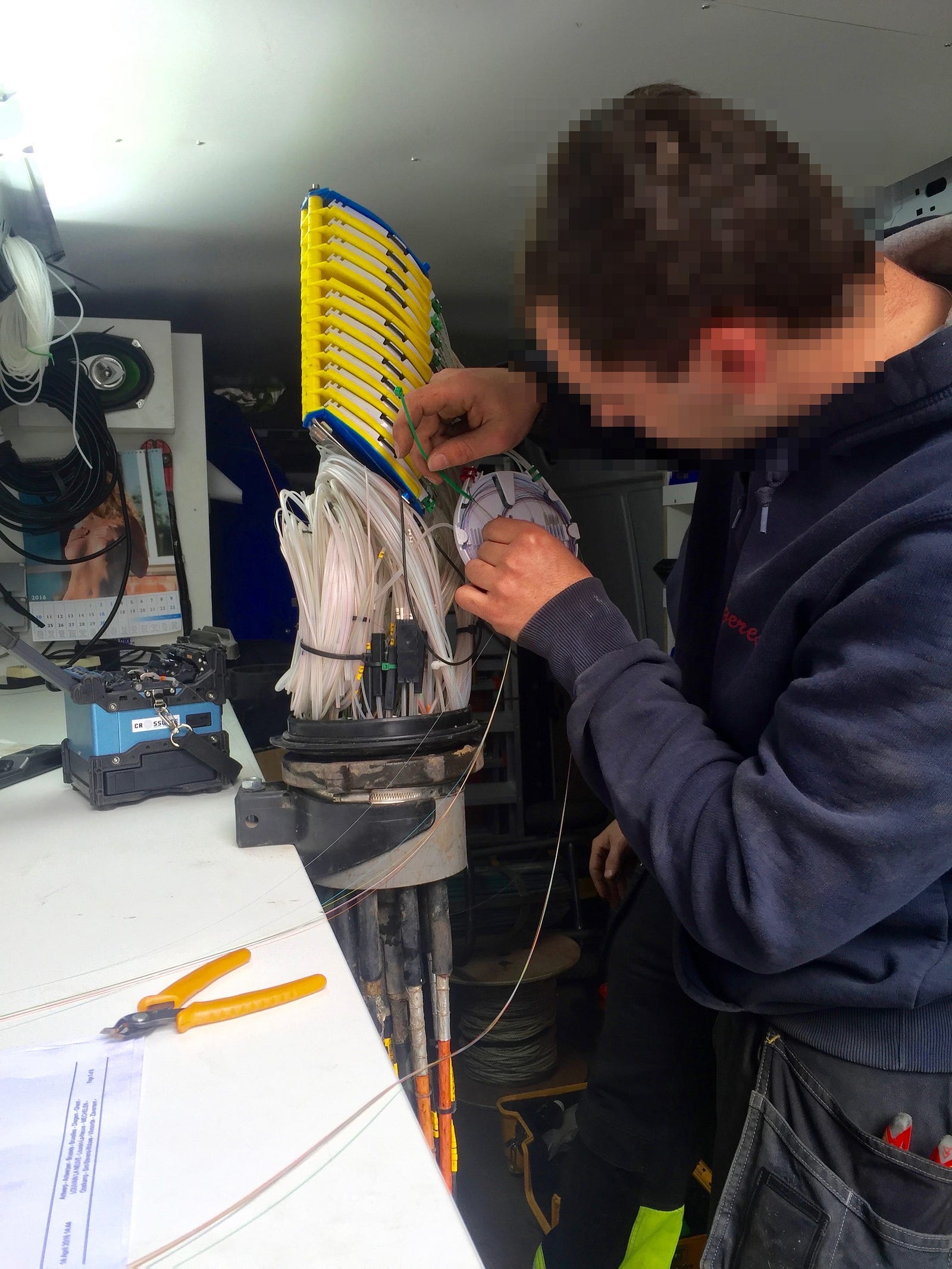 is laying fiber cables really expensive smartfiber building a fiber splicing technician