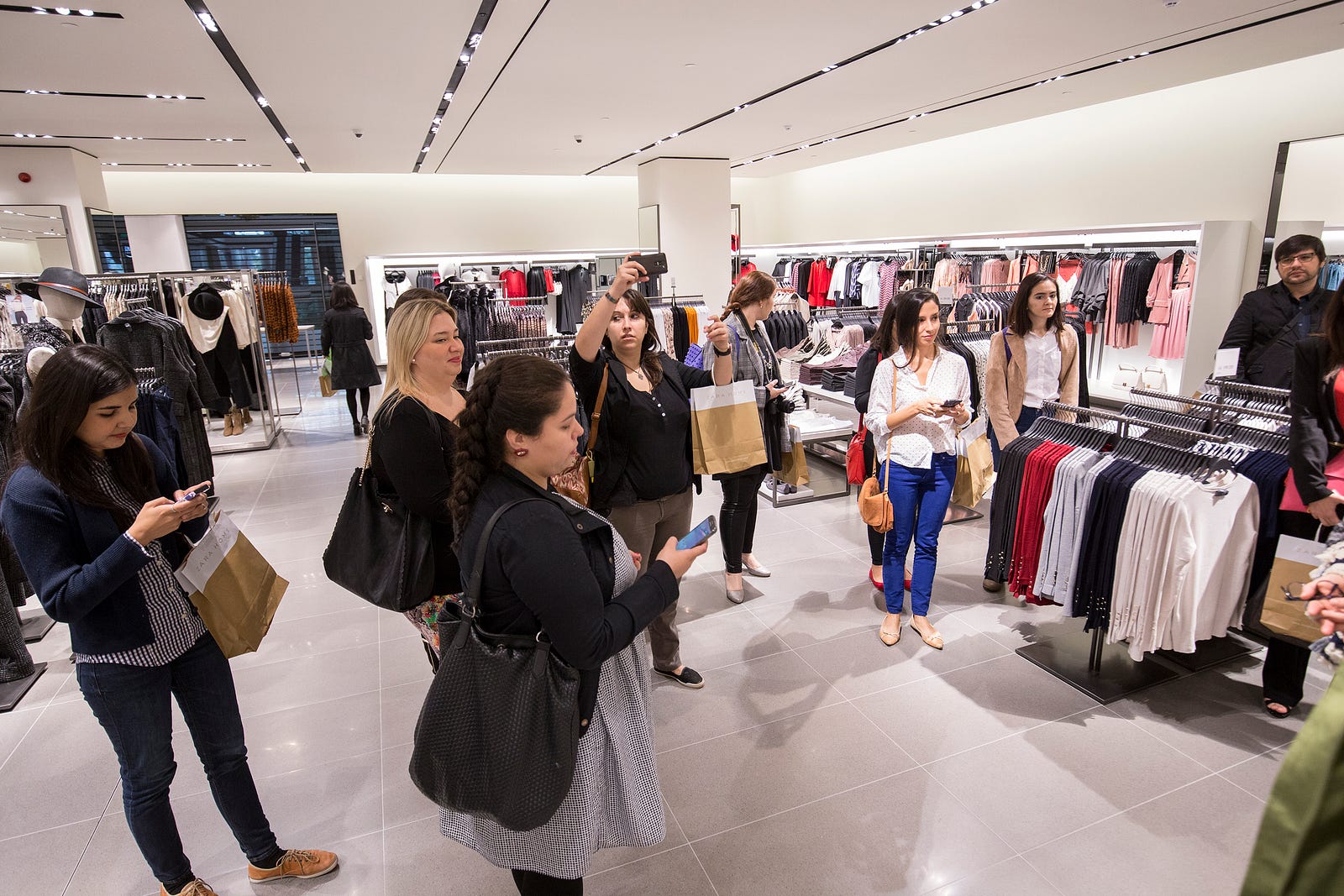 La tendencia mundial llegó a Paraguay Zara y Zara Home abrieron sus