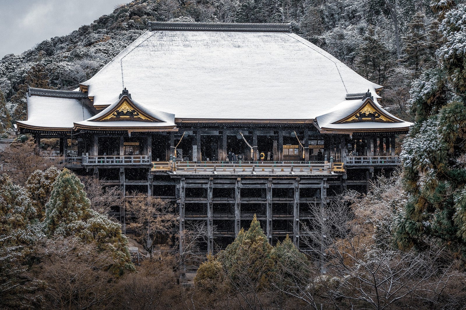 Takkoku Seikōji Temple is modeled after the Kiyomizu temple in Kyoto.