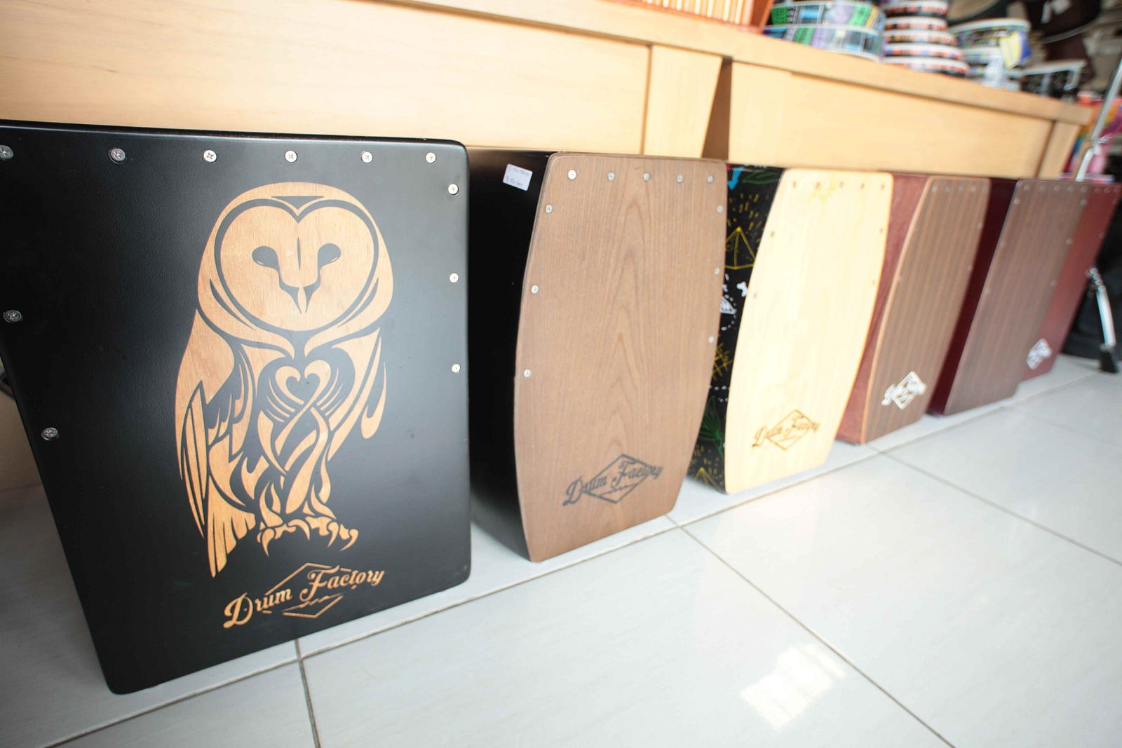 The 4 Tips for Playing Cajon Drums Drum Factory Bali Medium