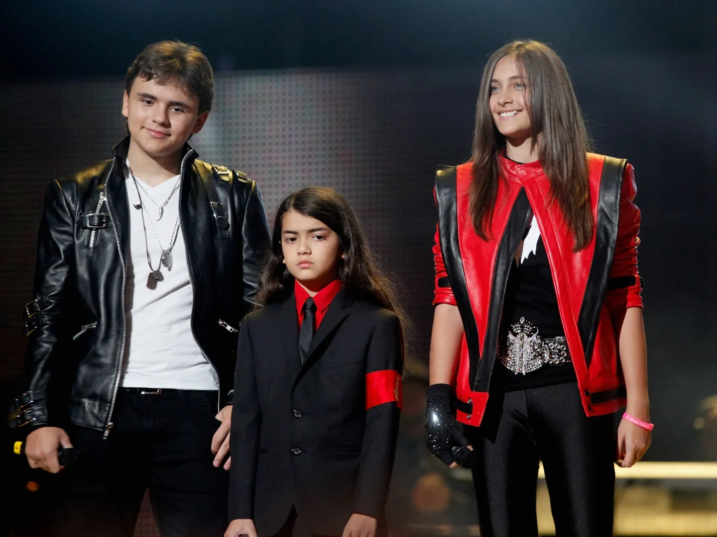 Prince Jackson, Bigi Jackson, and Paris Jackson honoring their father Michael Jackson at Award Show.