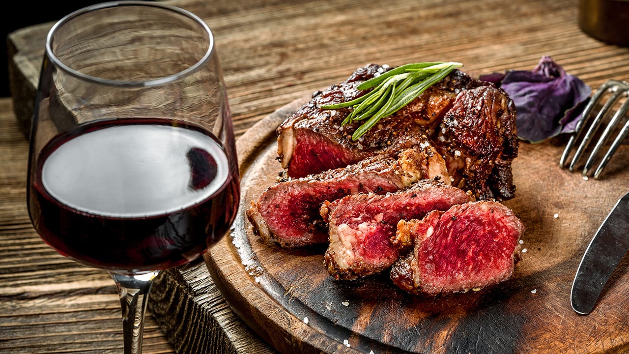 wine-with-steak-finding-the-perfect-pairing-roam-life-a-butcherbox