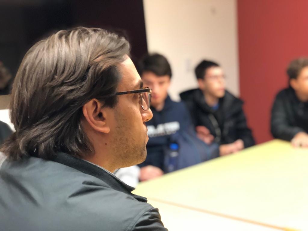 Antonio Ermirio de Moraes Neto, CEO and founder of XP Health, sharing with students about his purpose on helping the world
